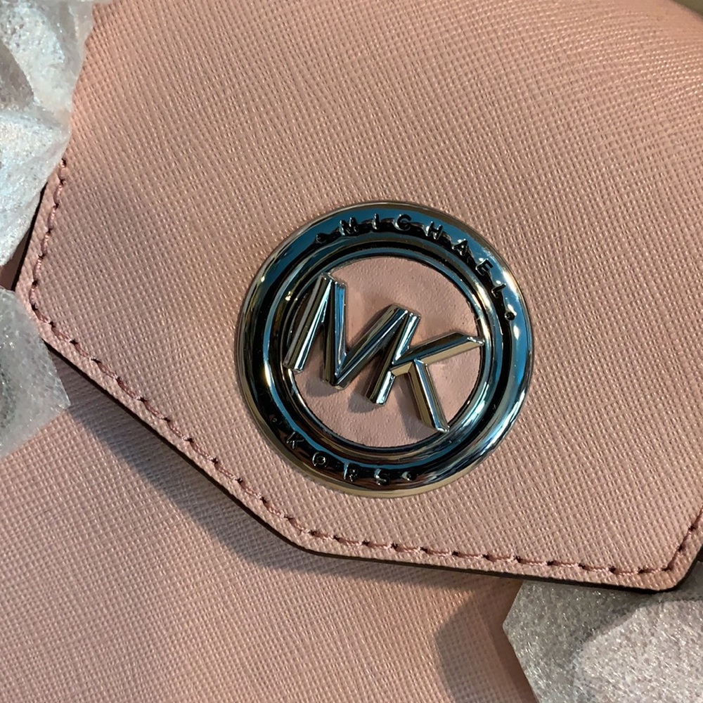 Michael Kors - Picture 3 of 7